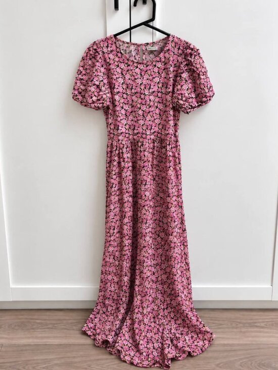Dresses & Skirts - Pink Floral Maxi Dress